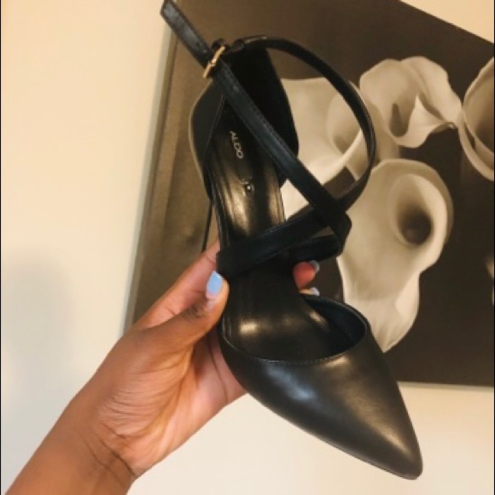 Nice & comfortable Aldo shoes..